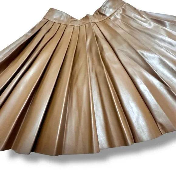 SHEIN PETITE High Waist Pleated PU Leather Short Skirt - Picture 3 of 5
